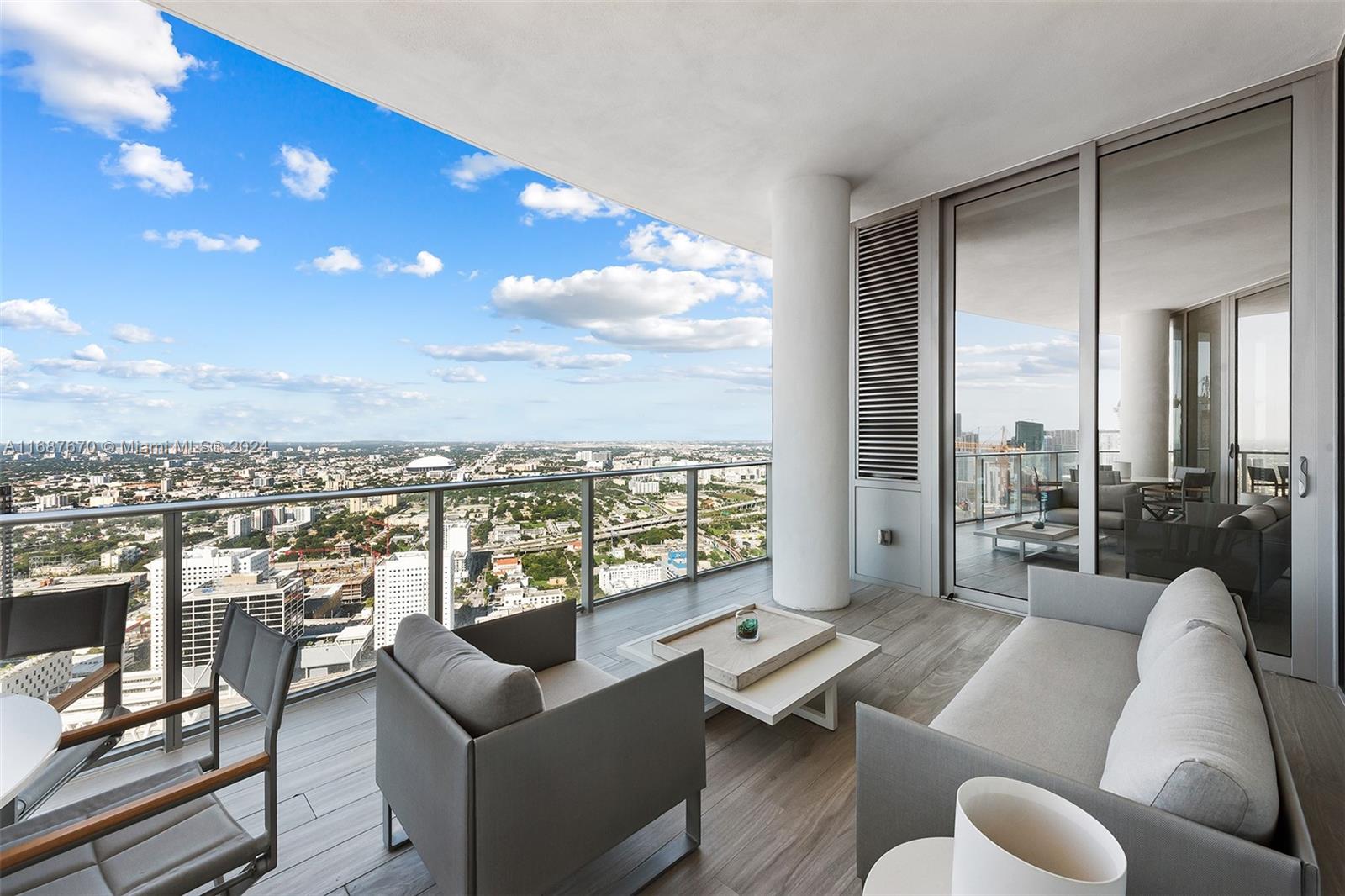 PARAMOUNT MIAMI WORLDCENT - Residential