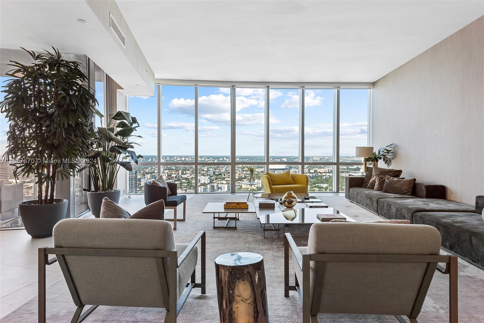 PARAMOUNT MIAMI WORLDCENT - Residential