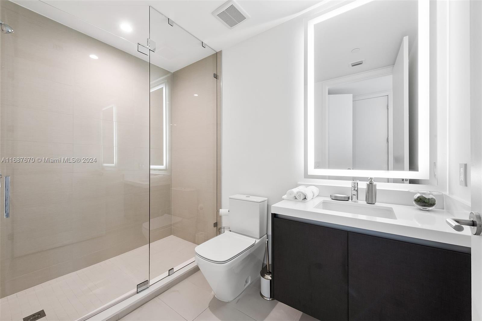 PARAMOUNT MIAMI WORLDCENT - Residential