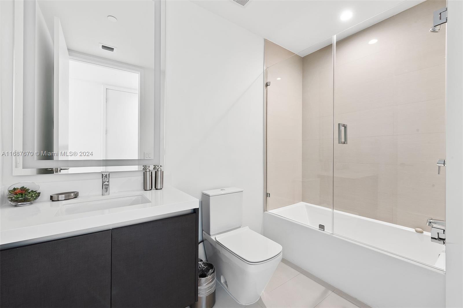 PARAMOUNT MIAMI WORLDCENT - Residential