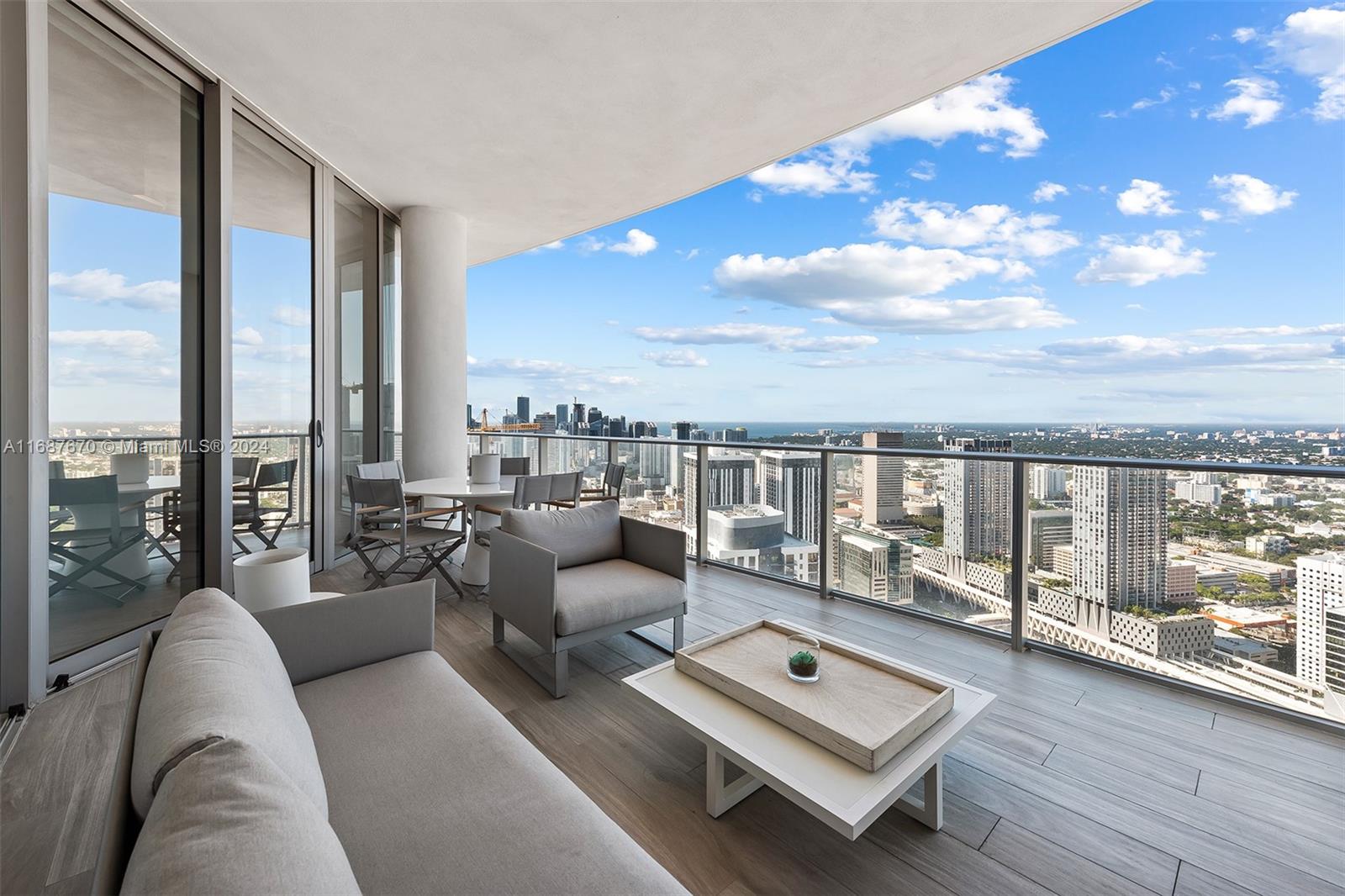 PARAMOUNT MIAMI WORLDCENT - Residential