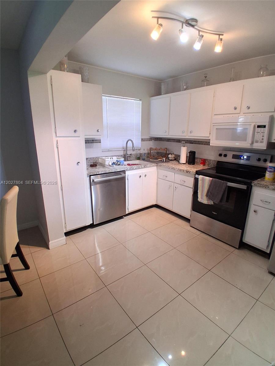 490 SE 19th Ave 107