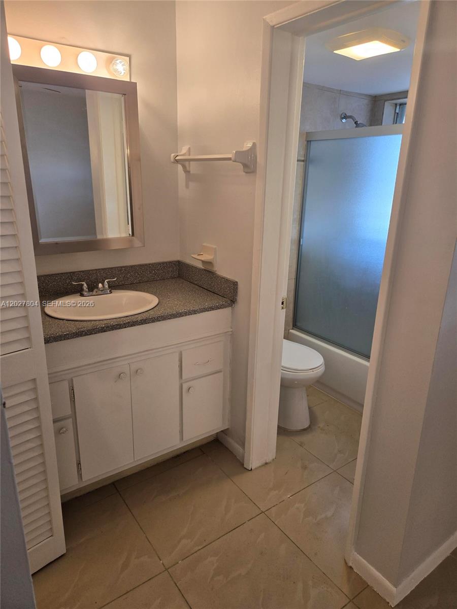 NORTH HAMPTON COURT CONDO - Residential