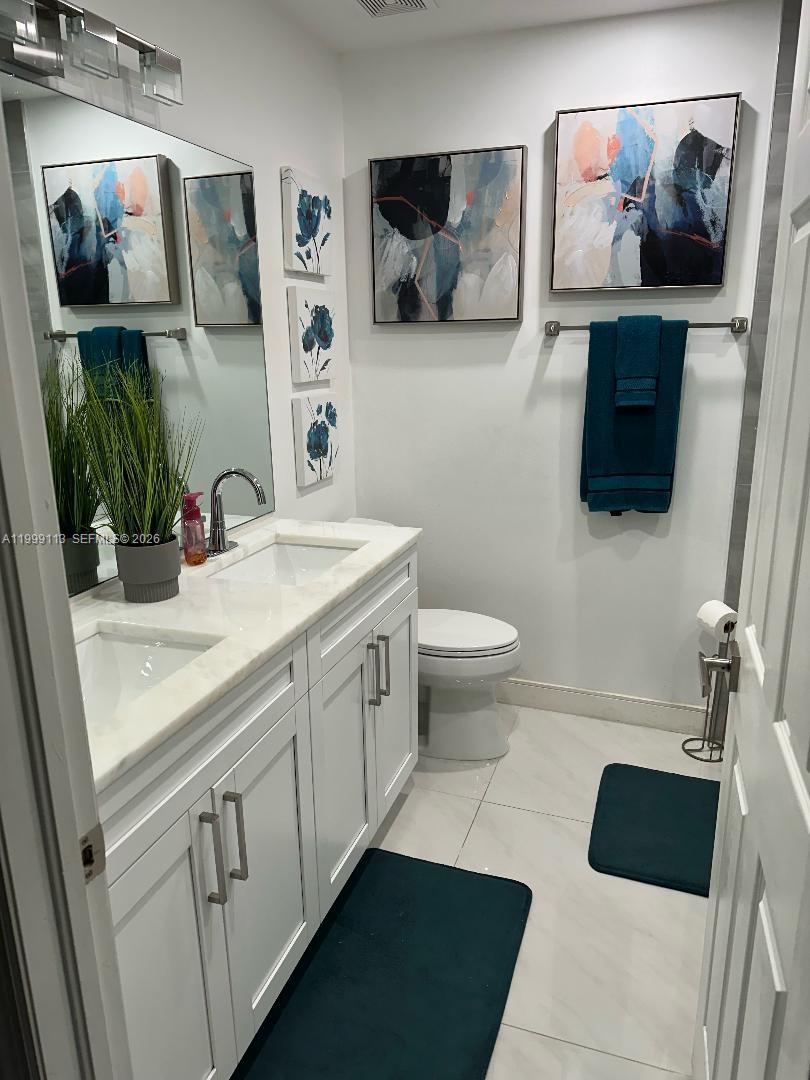 PARAGON CENTRE - Residential Lease