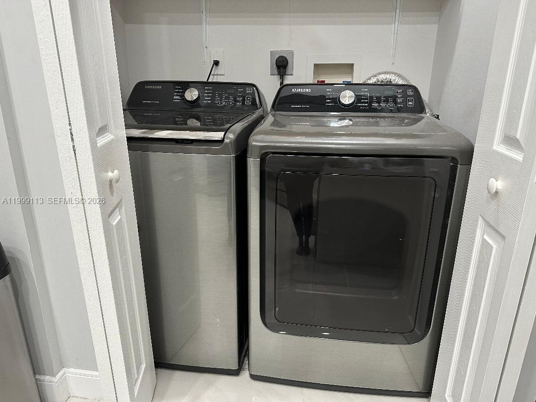 PARAGON CENTRE - Residential Lease