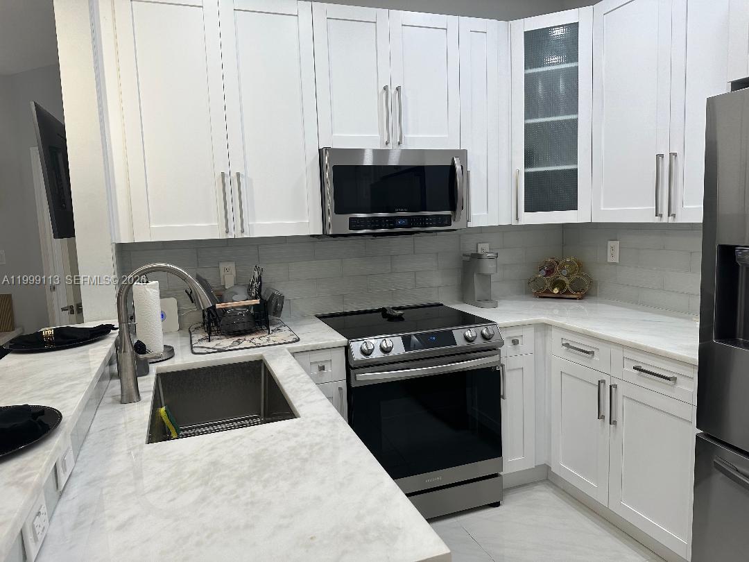 PARAGON CENTRE - Residential Lease