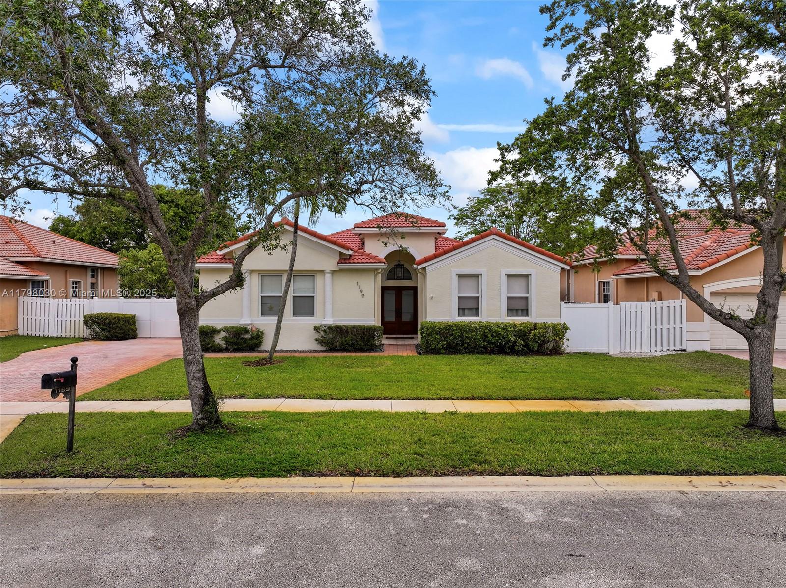 1199 Nw 166th Ave, Pembroke Pines, Miami-Dade County, Florida - 4 Bedrooms  
3.5 Bathrooms - 
