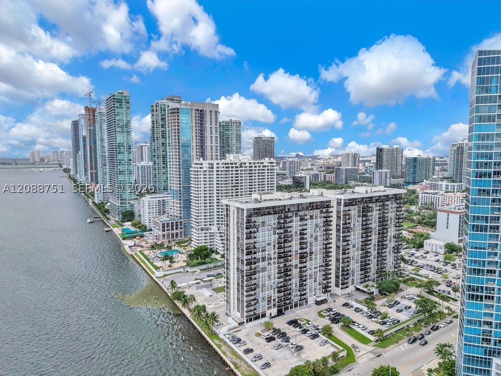 600 NE 36th St 508