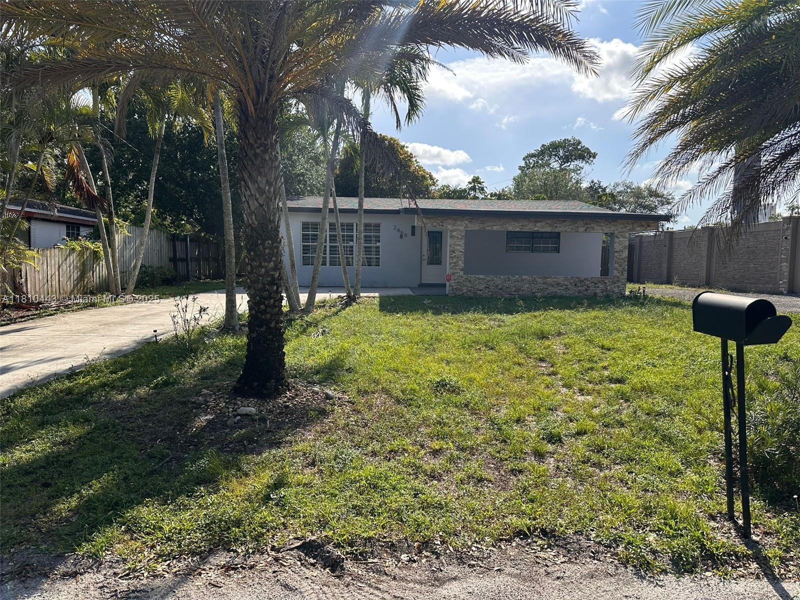 2850 N 62nd Ave 2850
