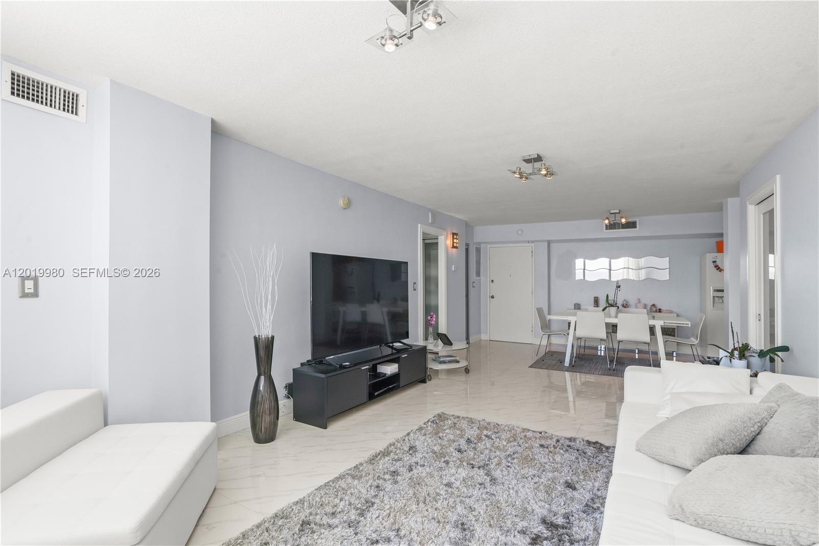 BURLEIGH HOUSE CONDO - Residential