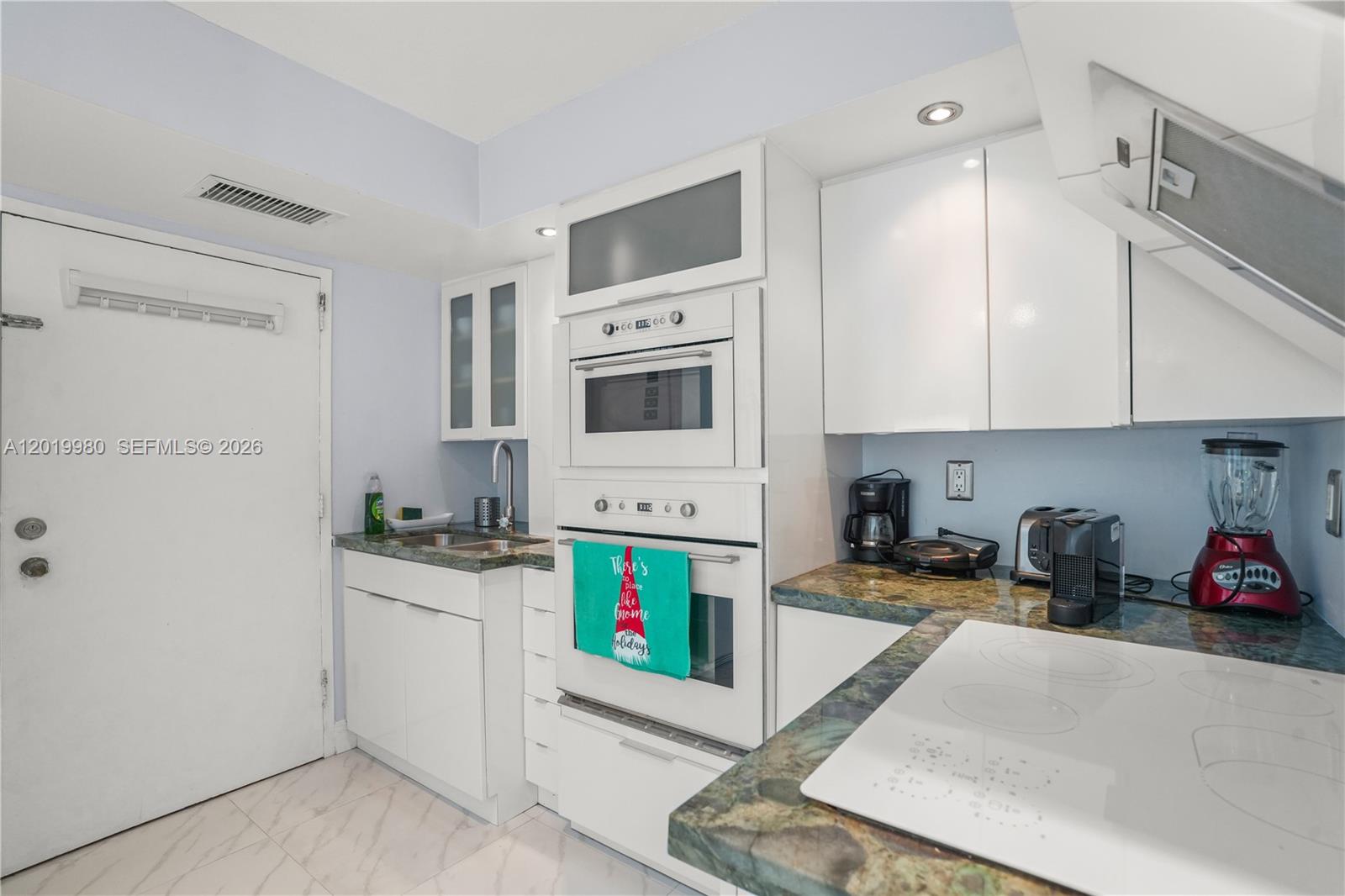 BURLEIGH HOUSE CONDO - Residential