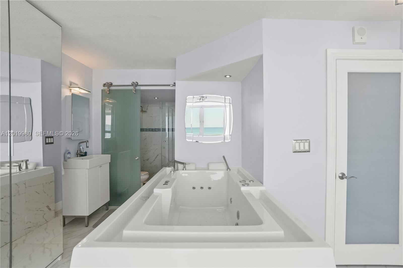 BURLEIGH HOUSE CONDO - Residential
