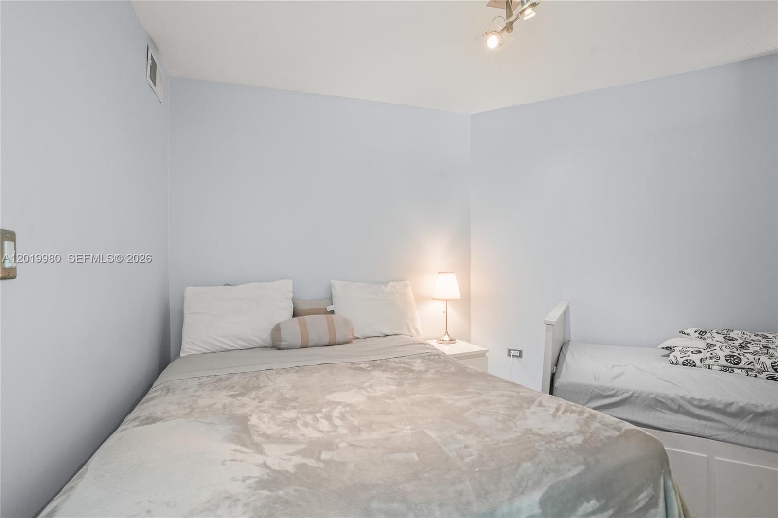 BURLEIGH HOUSE CONDO - Residential