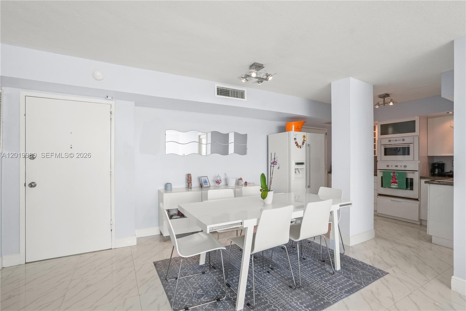 BURLEIGH HOUSE CONDO - Residential