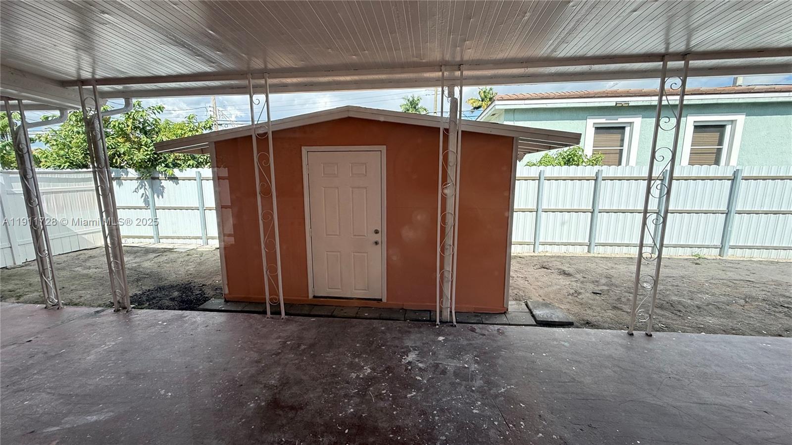 GRAPELAND HEIGHTS - Residential Lease