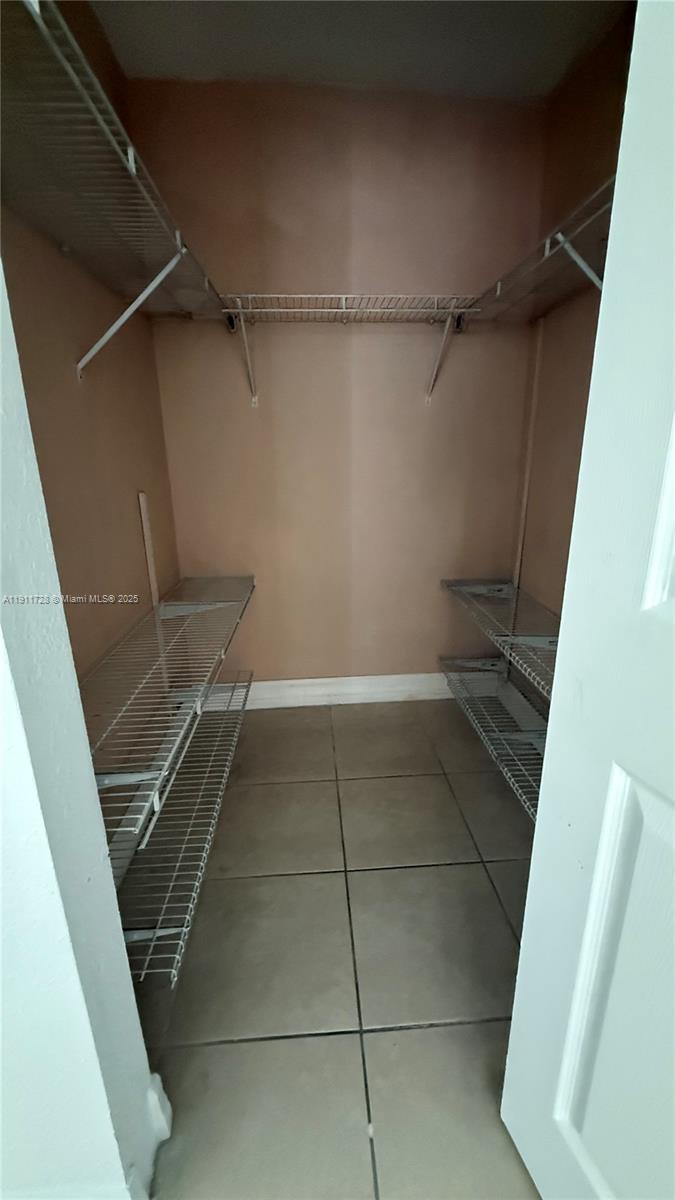 GRAPELAND HEIGHTS - Residential Lease