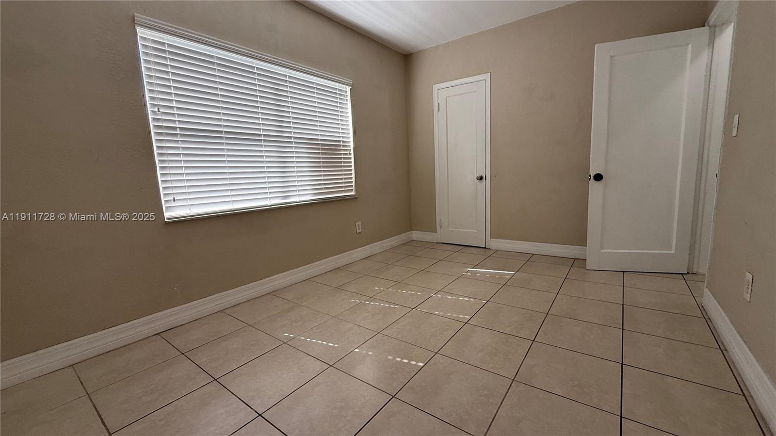 GRAPELAND HEIGHTS - Residential Lease