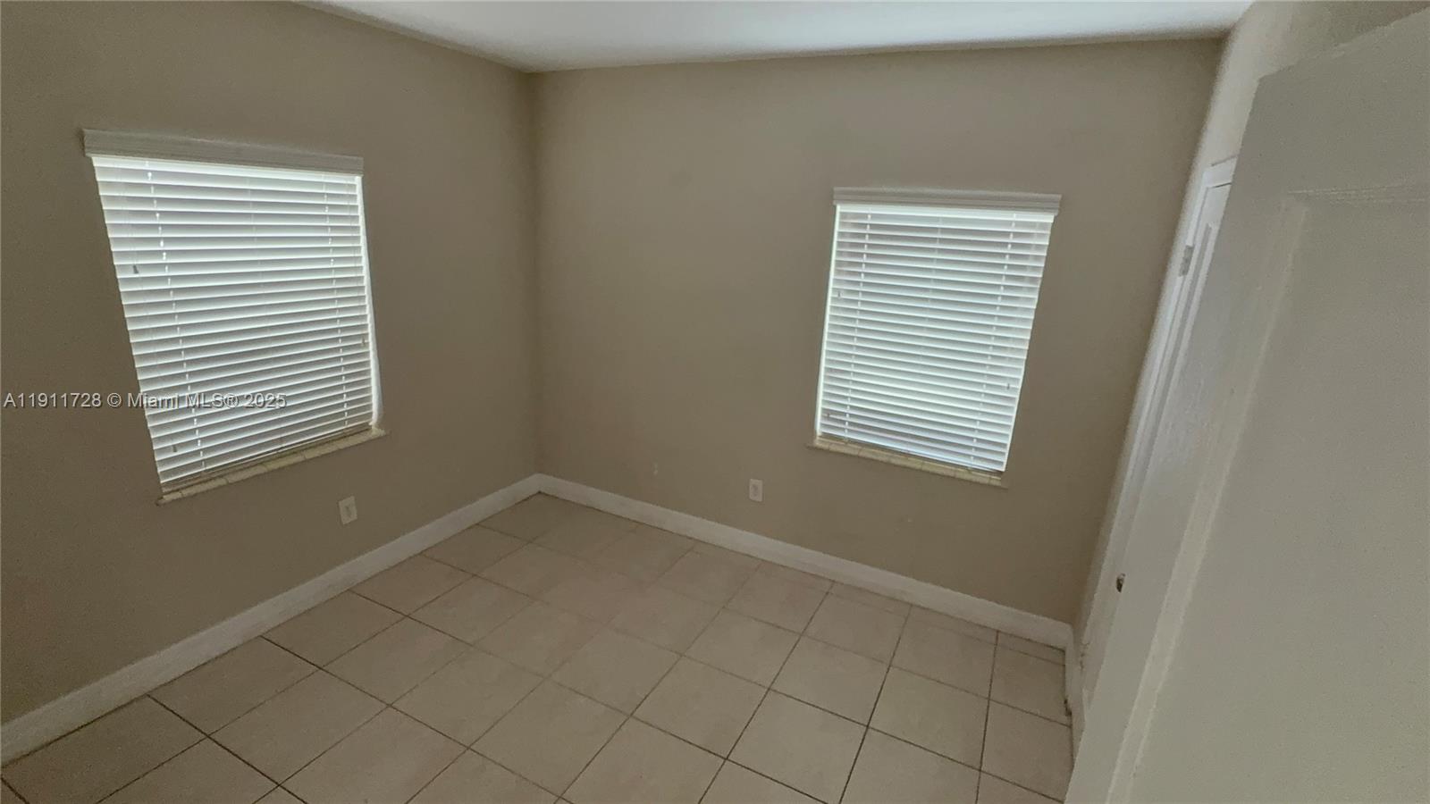 GRAPELAND HEIGHTS - Residential Lease