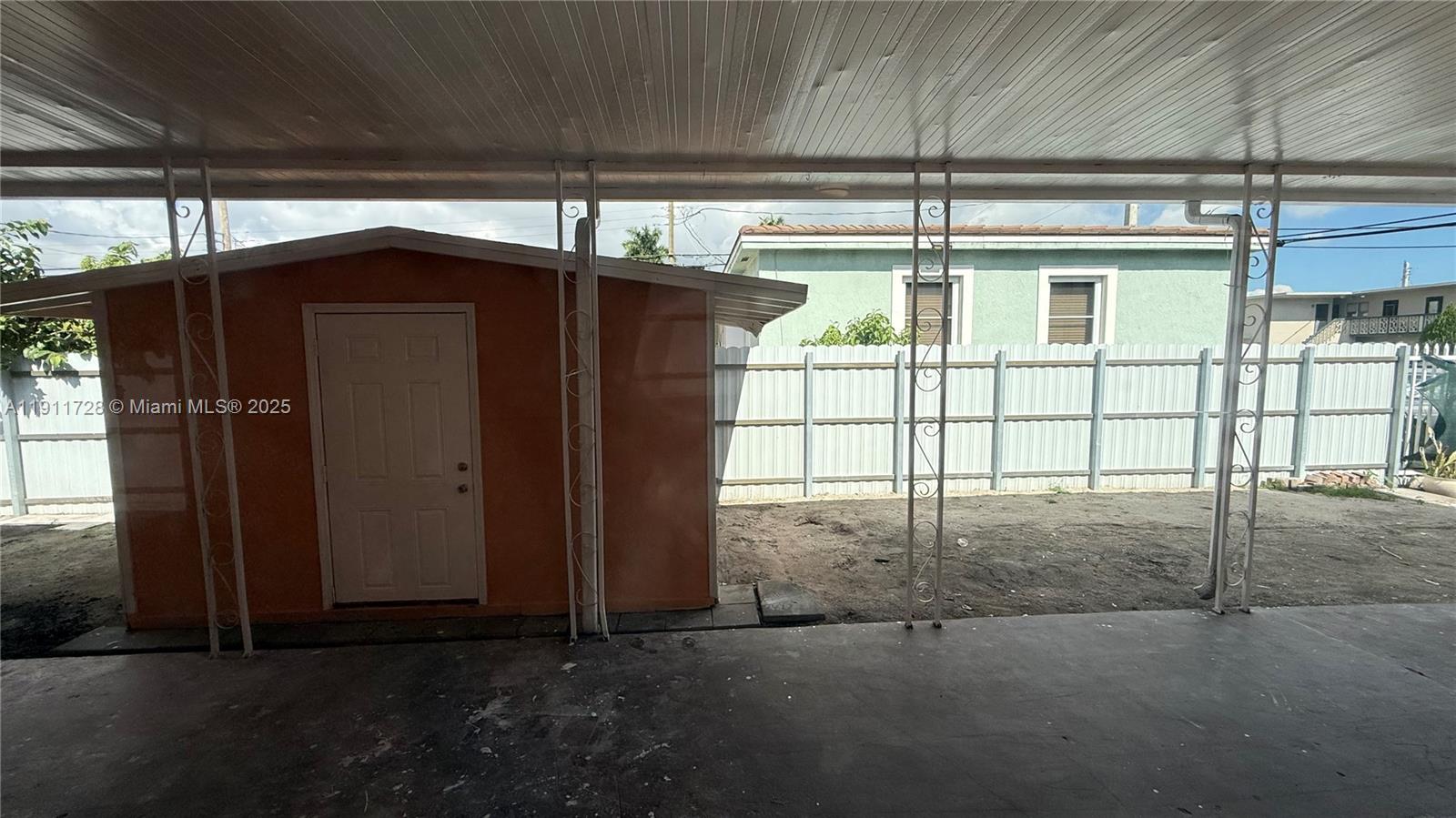 GRAPELAND HEIGHTS - Residential Lease