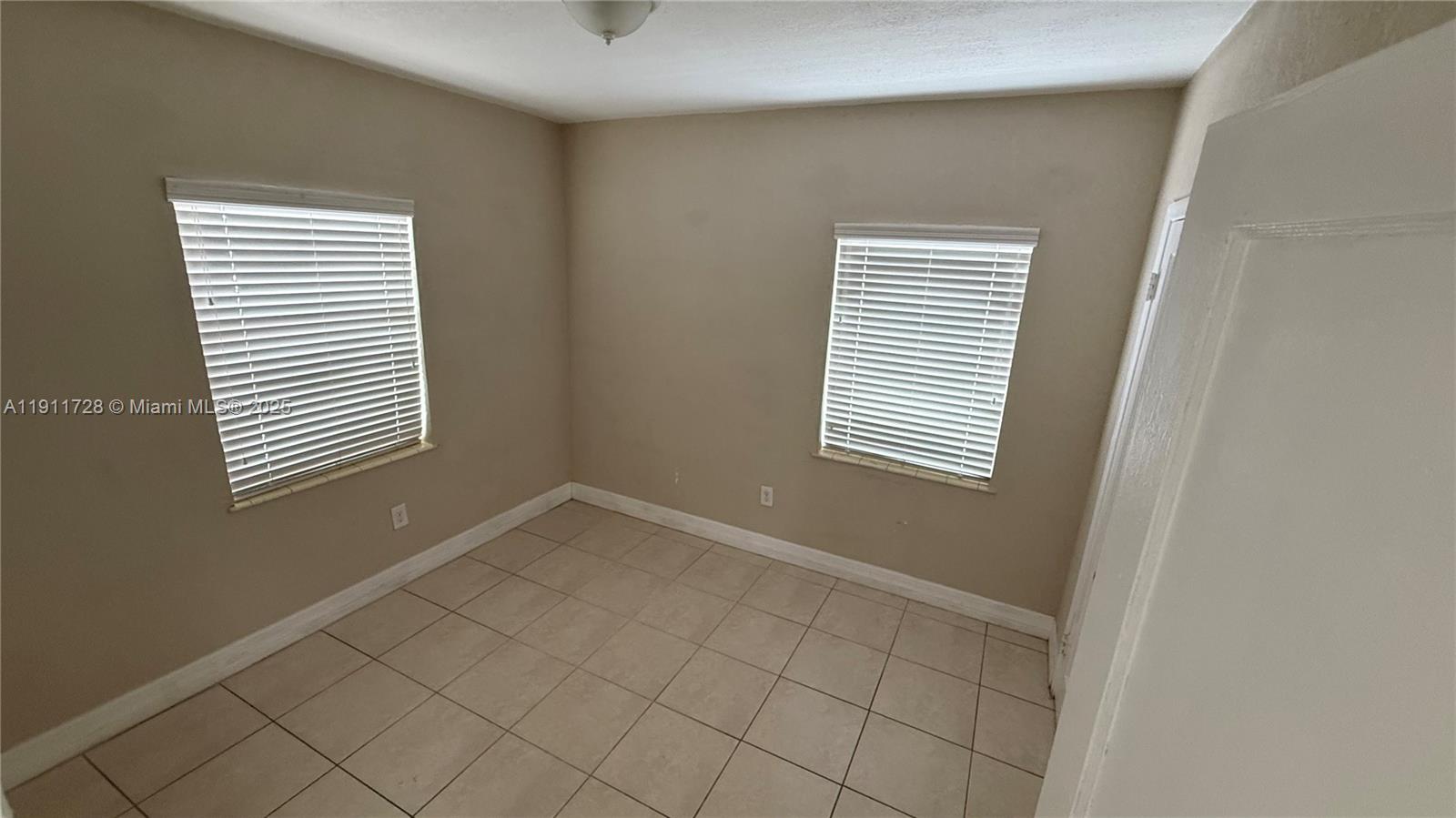 GRAPELAND HEIGHTS - Residential Lease