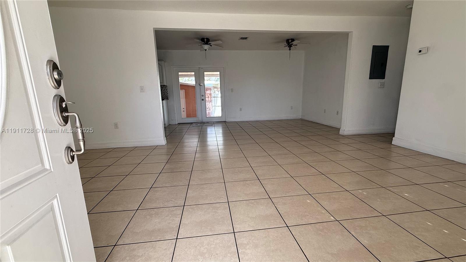 GRAPELAND HEIGHTS - Residential Lease