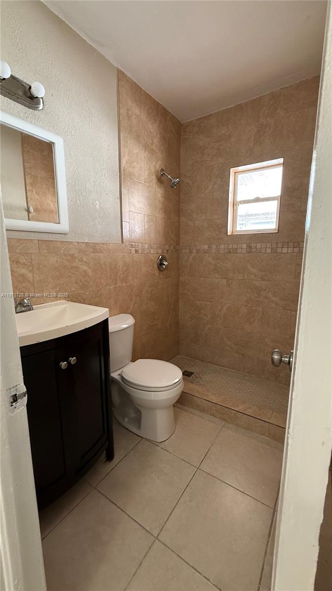 GRAPELAND HEIGHTS - Residential Lease