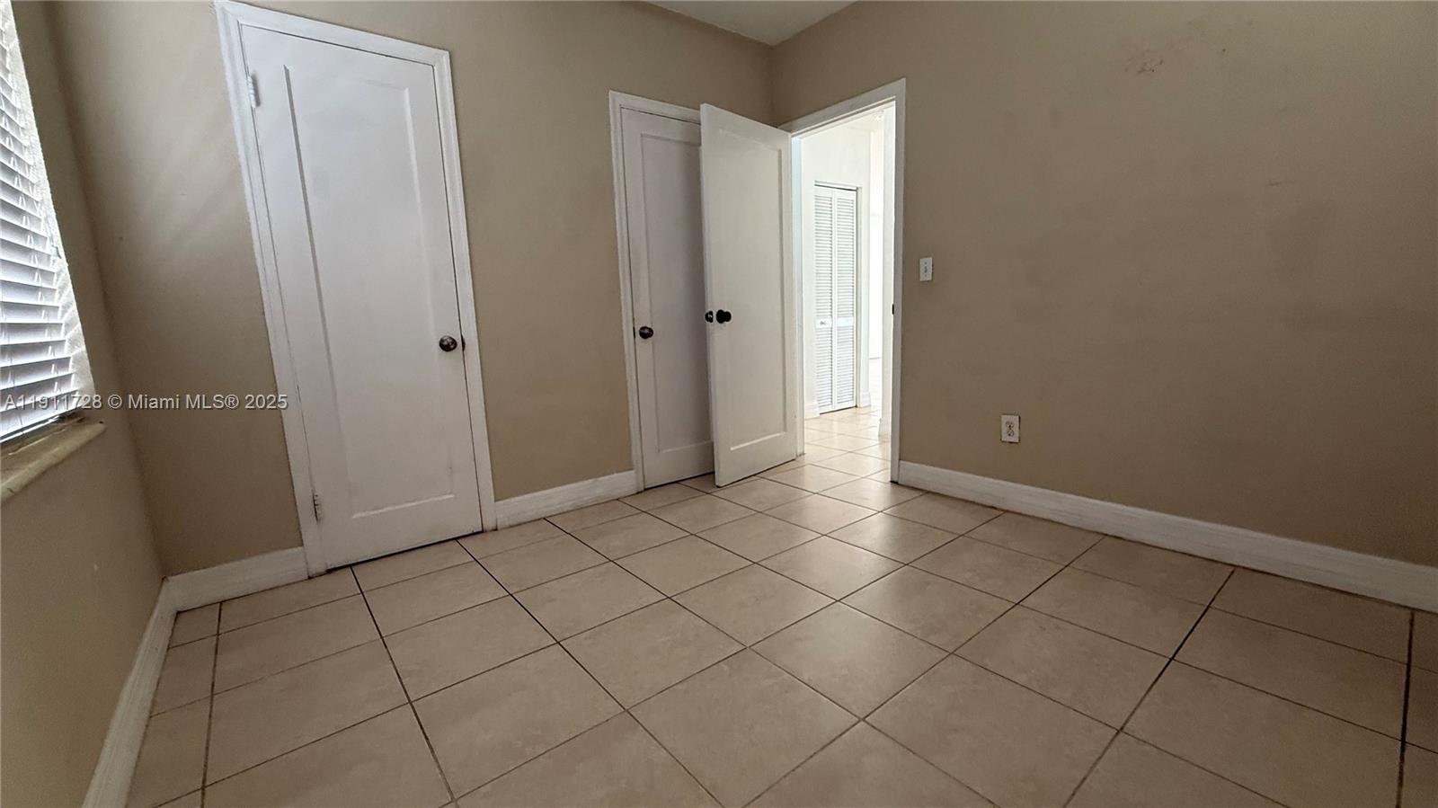 GRAPELAND HEIGHTS - Residential Lease