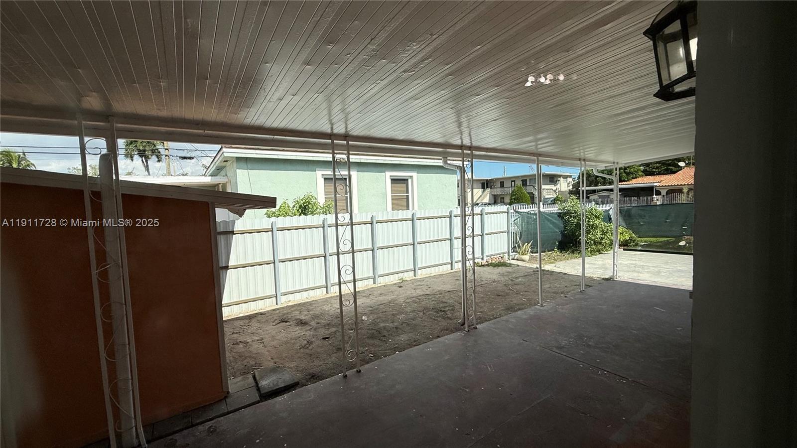 GRAPELAND HEIGHTS - Residential Lease