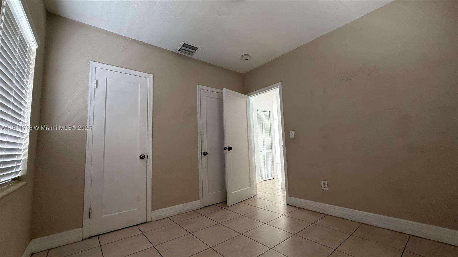 GRAPELAND HEIGHTS - Residential Lease