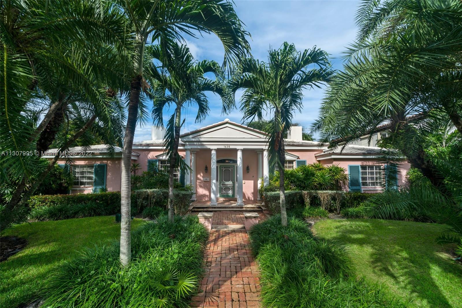 SUNSET ISLANDS-ISLAND NO - Residential