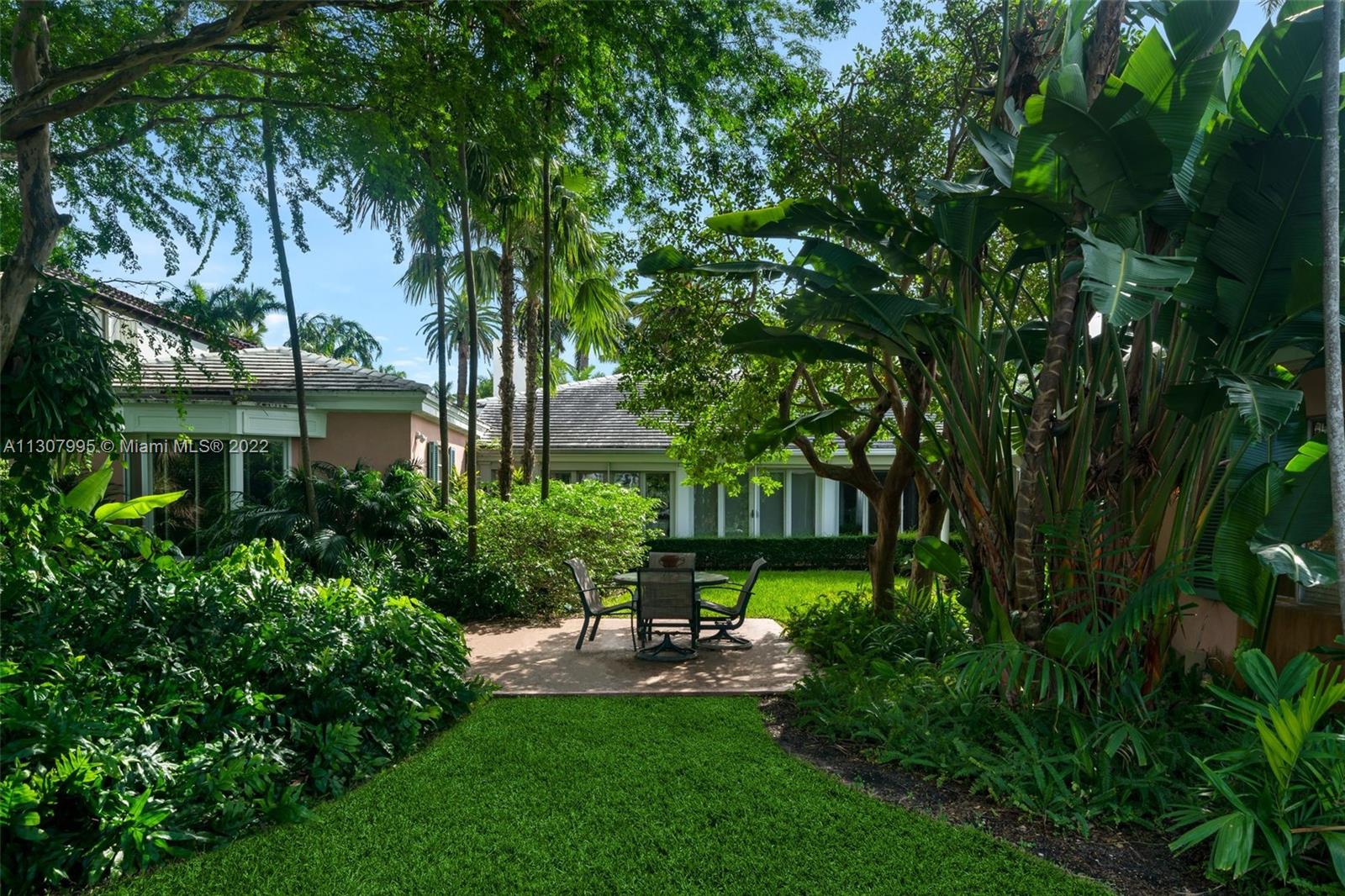 SUNSET ISLANDS-ISLAND NO - Residential