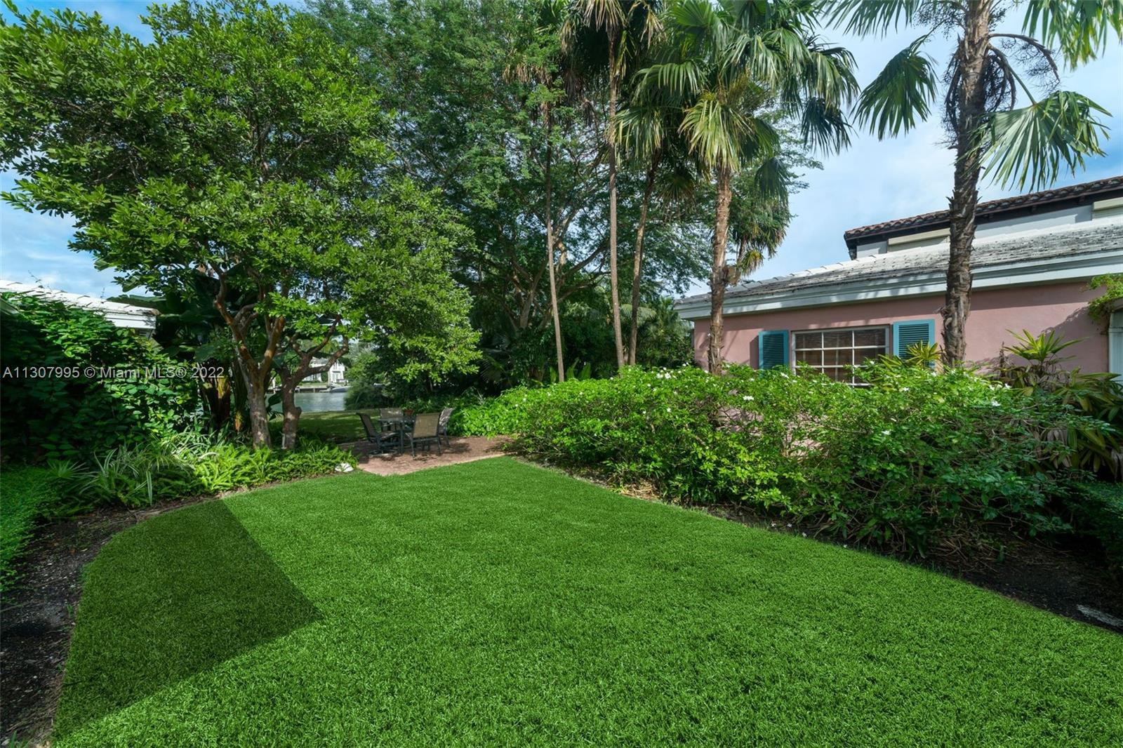 SUNSET ISLANDS-ISLAND NO - Residential