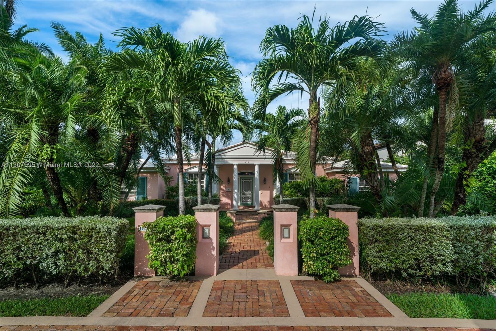 SUNSET ISLANDS-ISLAND NO - Residential