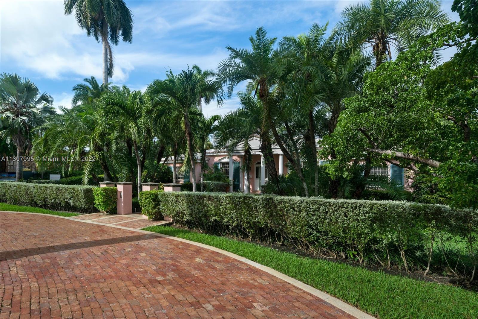 SUNSET ISLANDS-ISLAND NO - Residential