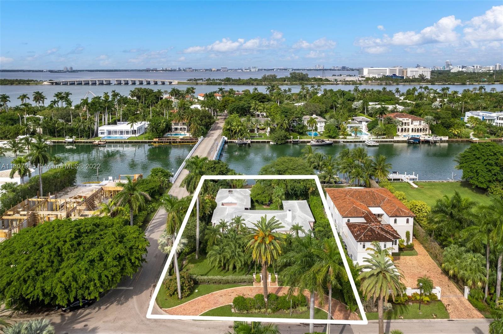 SUNSET ISLANDS-ISLAND NO - Residential