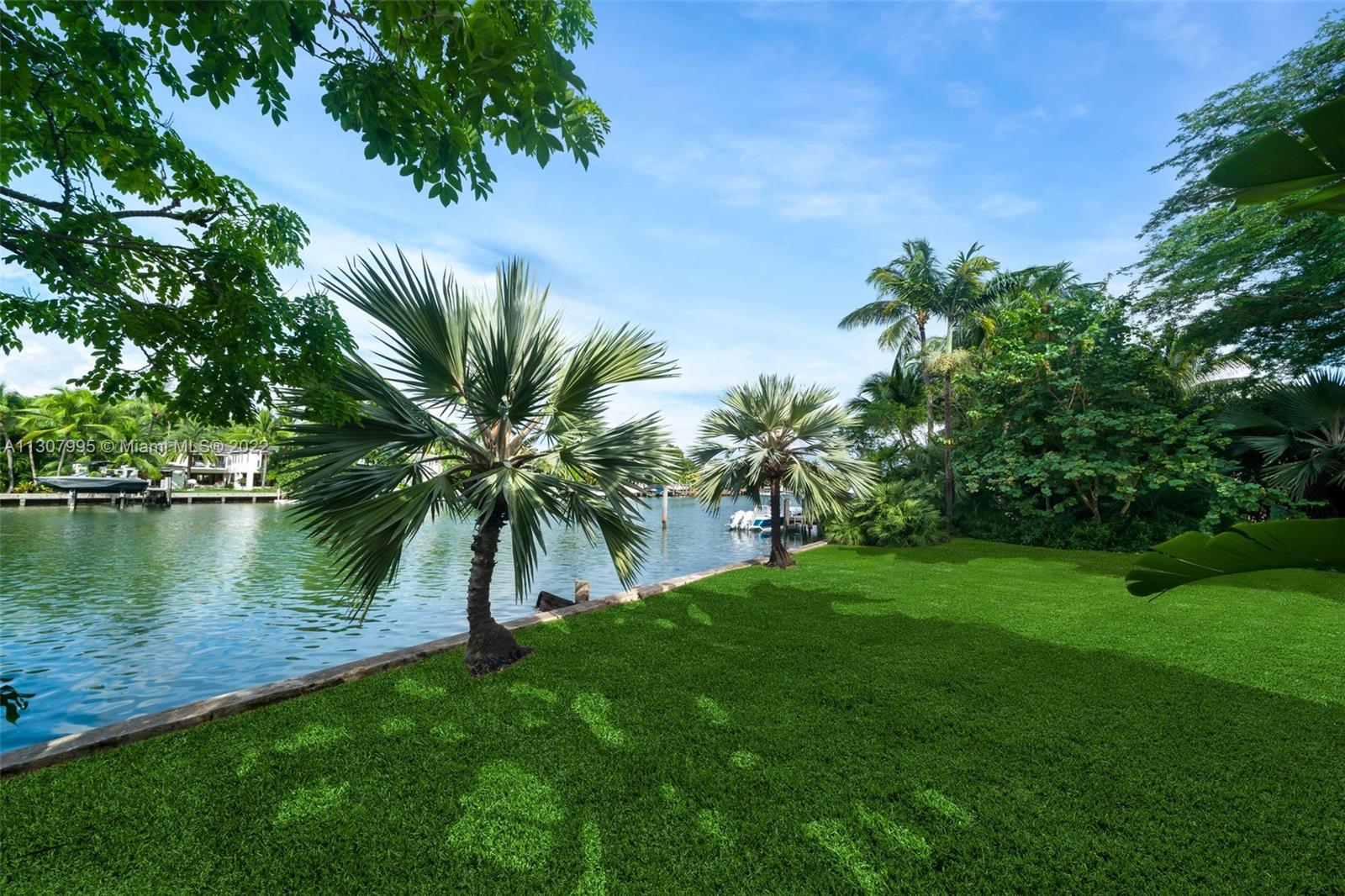 SUNSET ISLANDS-ISLAND NO - Residential