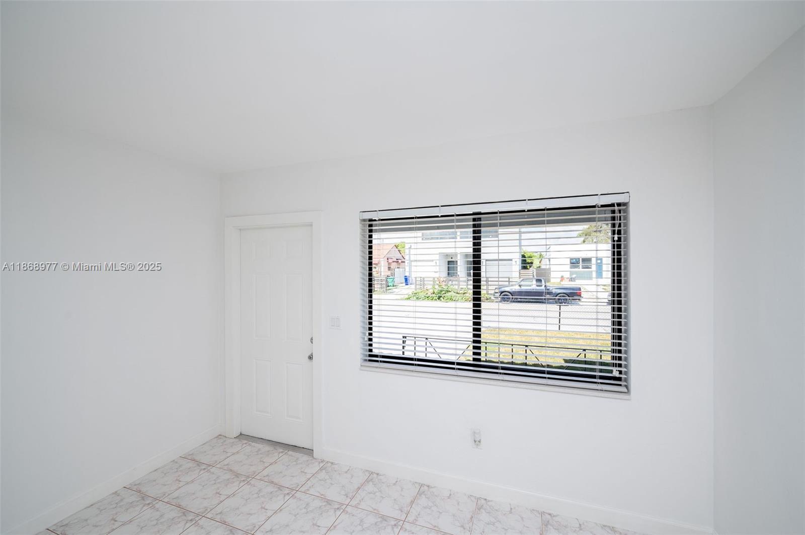 2340 SW 16th St 0