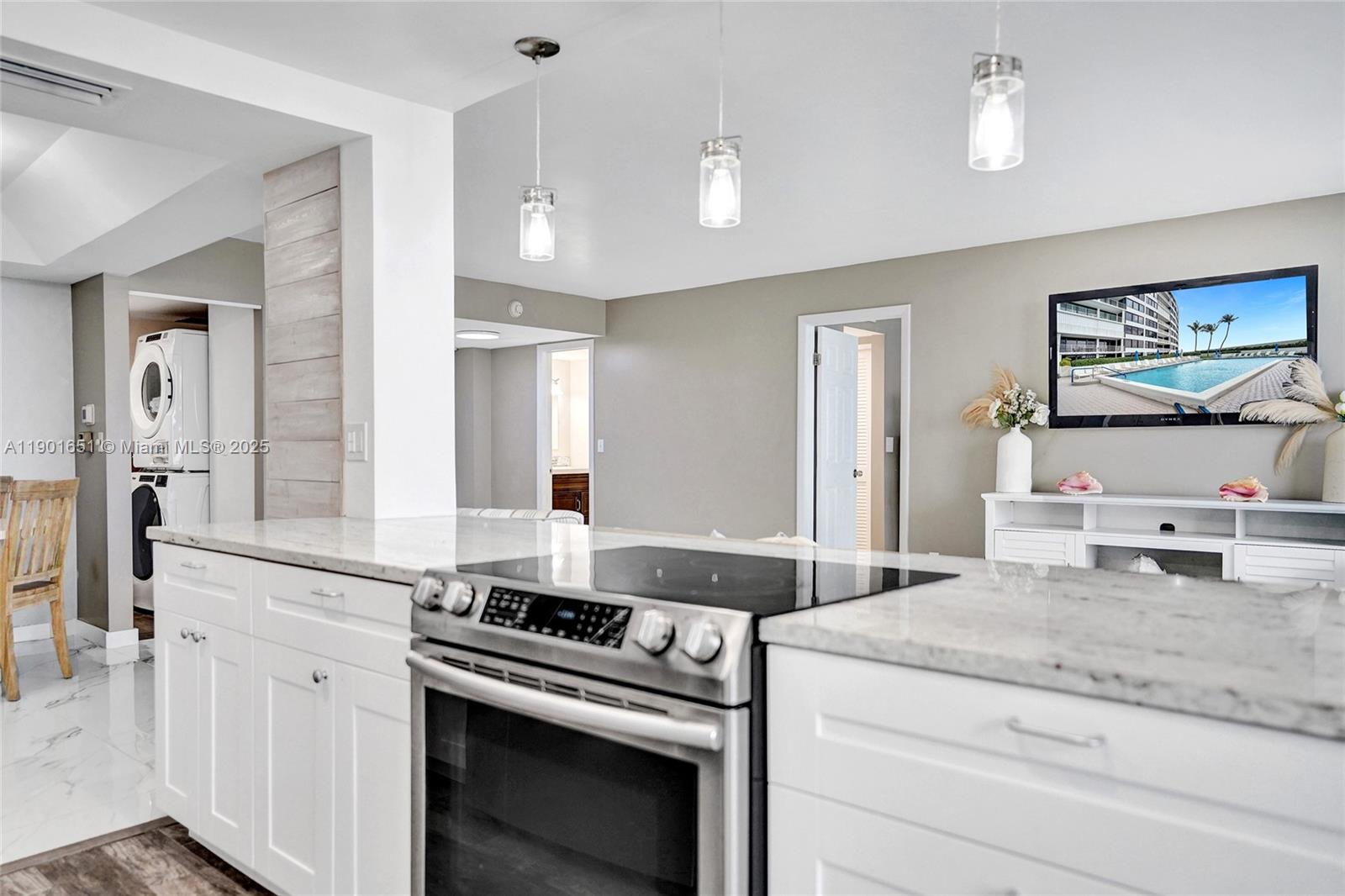 MAYFAIR HOUSE CONDO - Residential