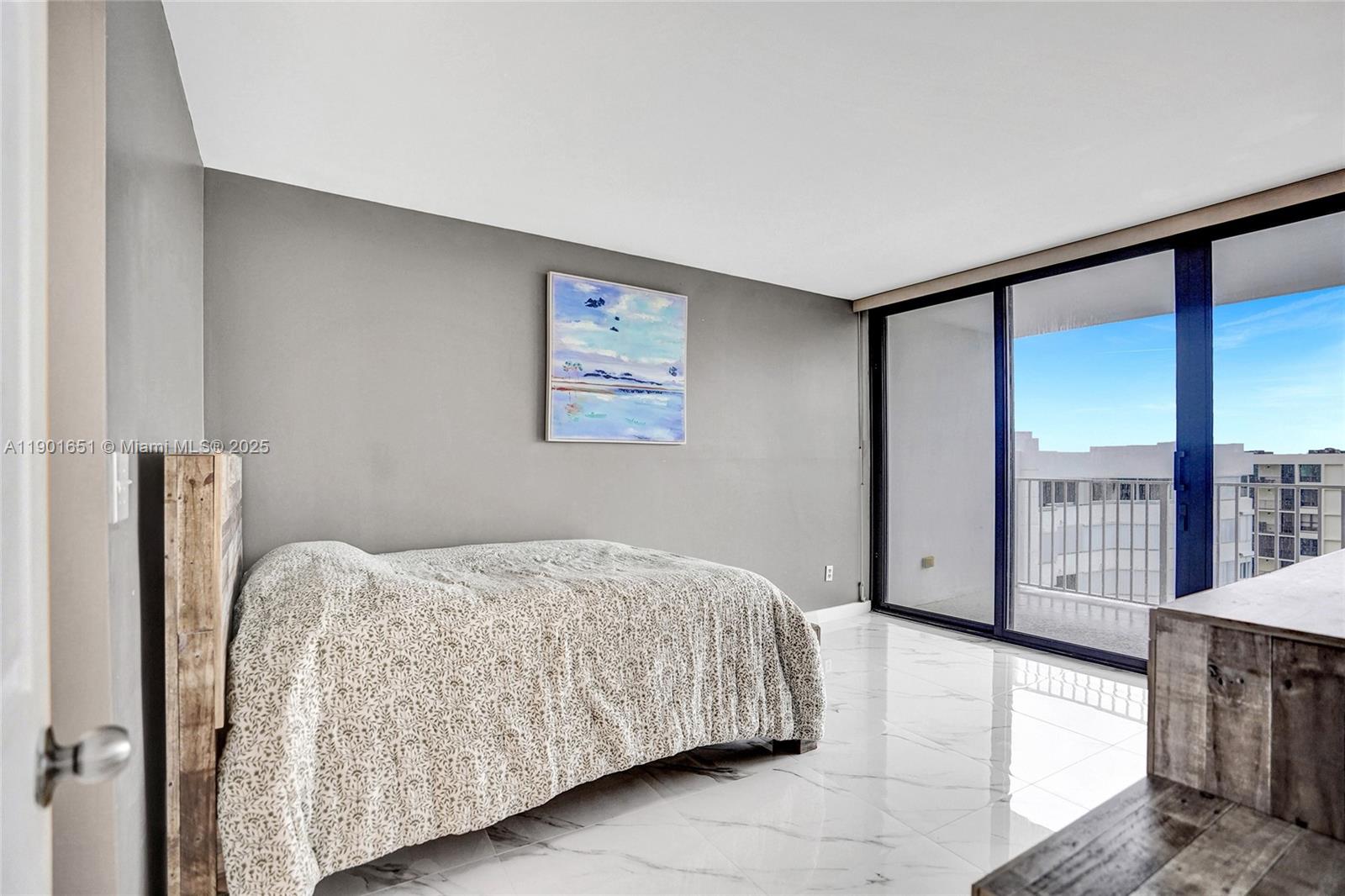 MAYFAIR HOUSE CONDO - Residential