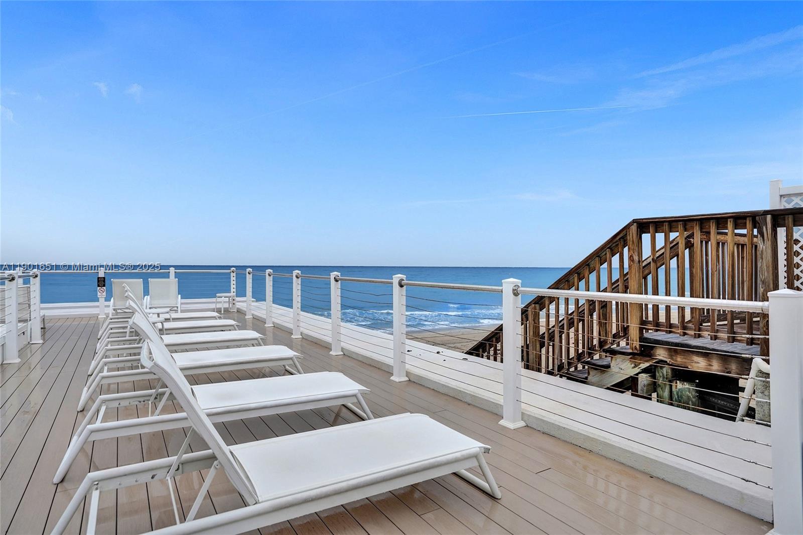 MAYFAIR HOUSE CONDO - Residential