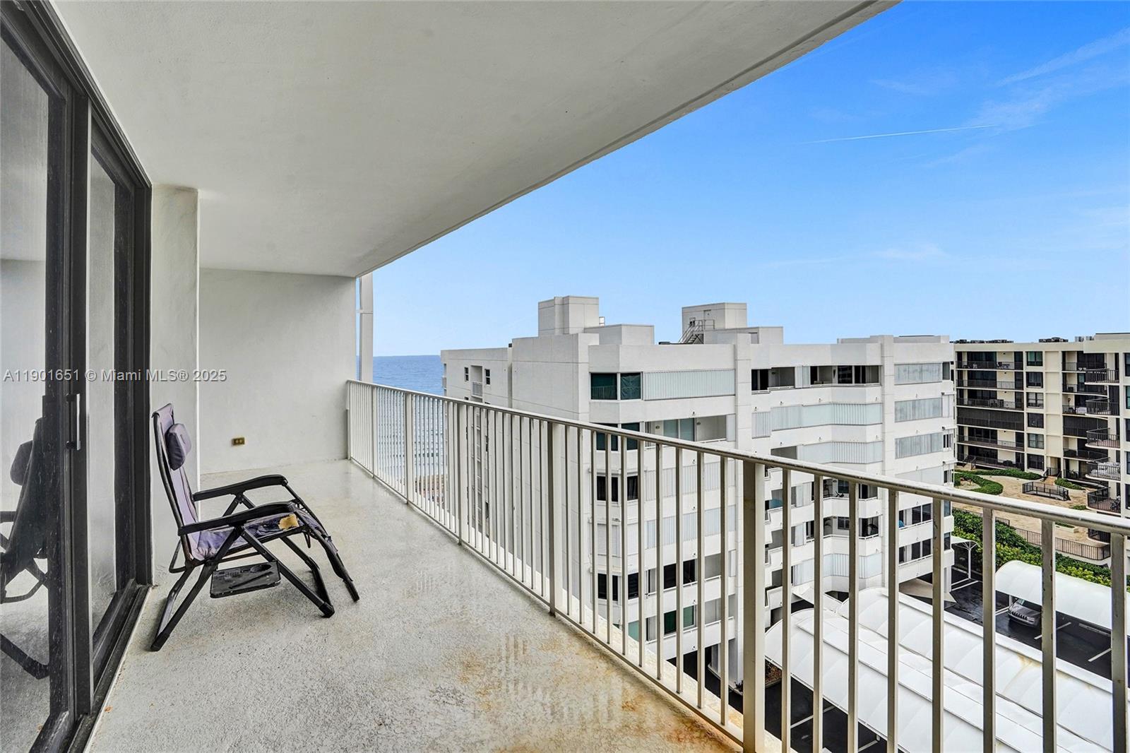 MAYFAIR HOUSE CONDO - Residential