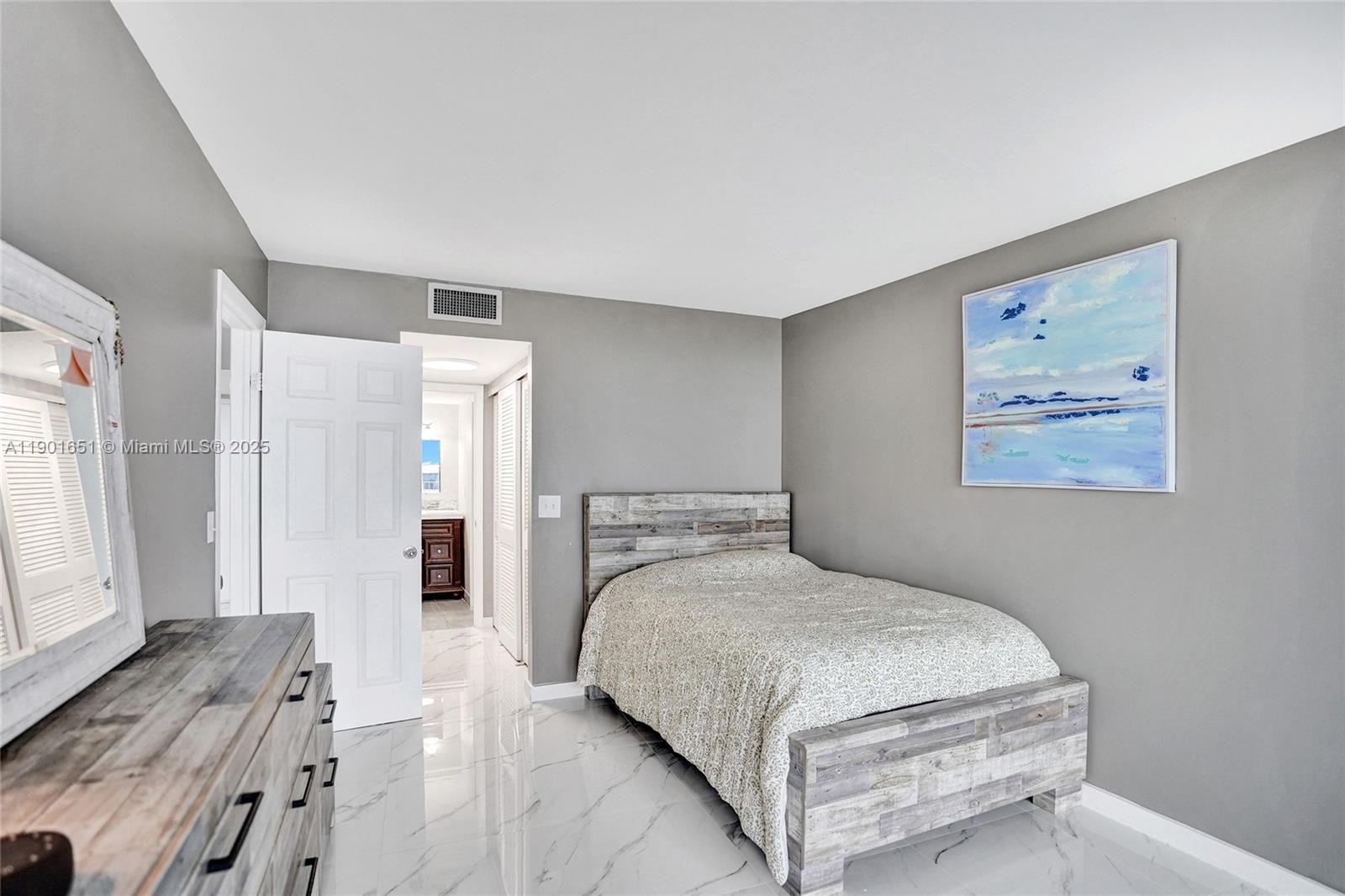 MAYFAIR HOUSE CONDO - Residential