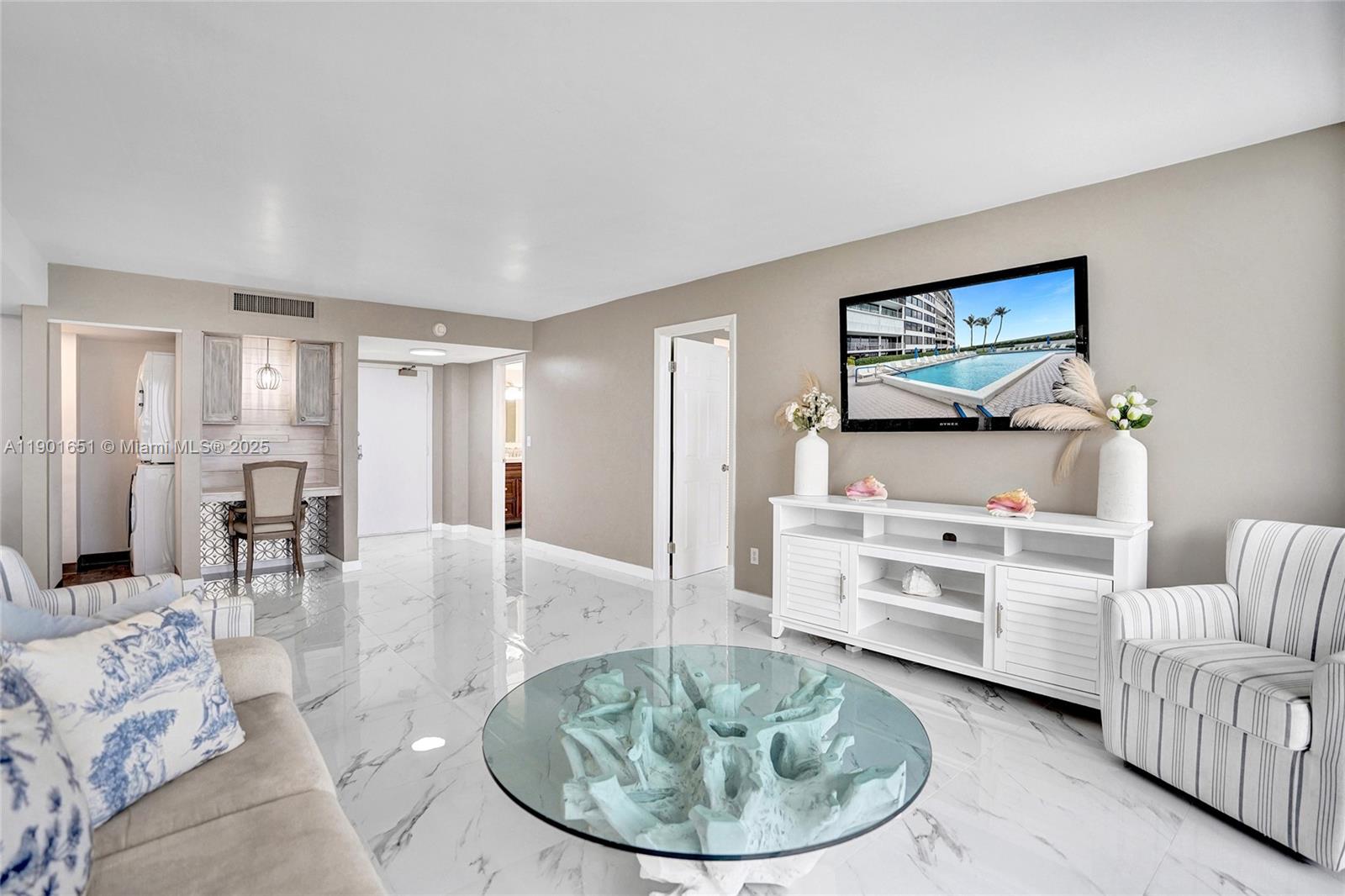 MAYFAIR HOUSE CONDO - Residential