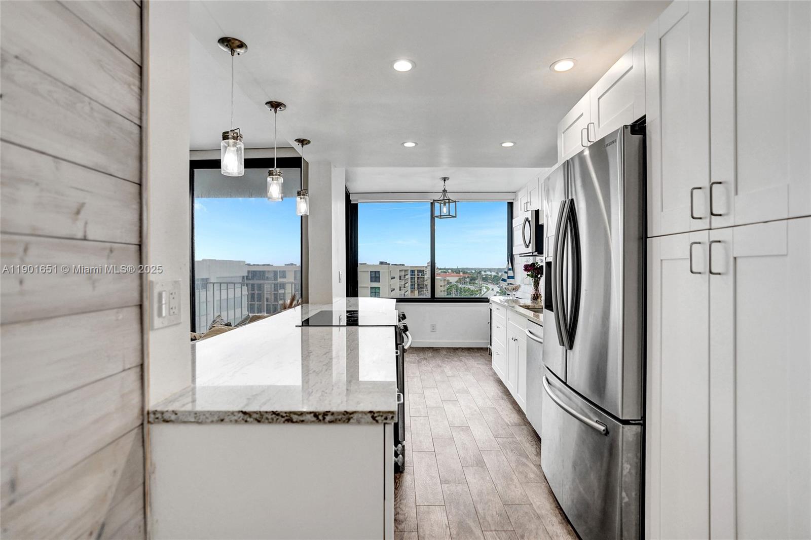 MAYFAIR HOUSE CONDO - Residential