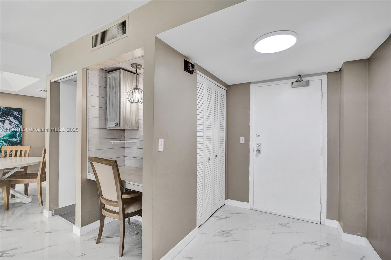 MAYFAIR HOUSE CONDO - Residential