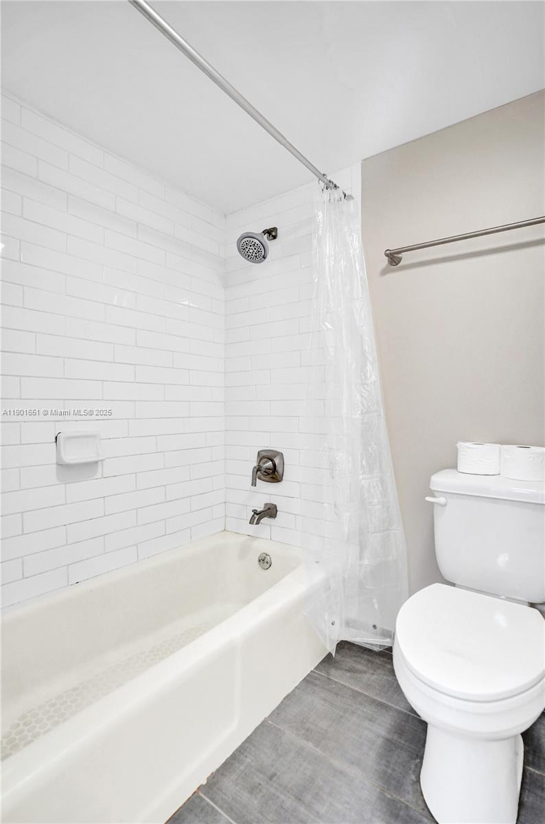 MAYFAIR HOUSE CONDO - Residential