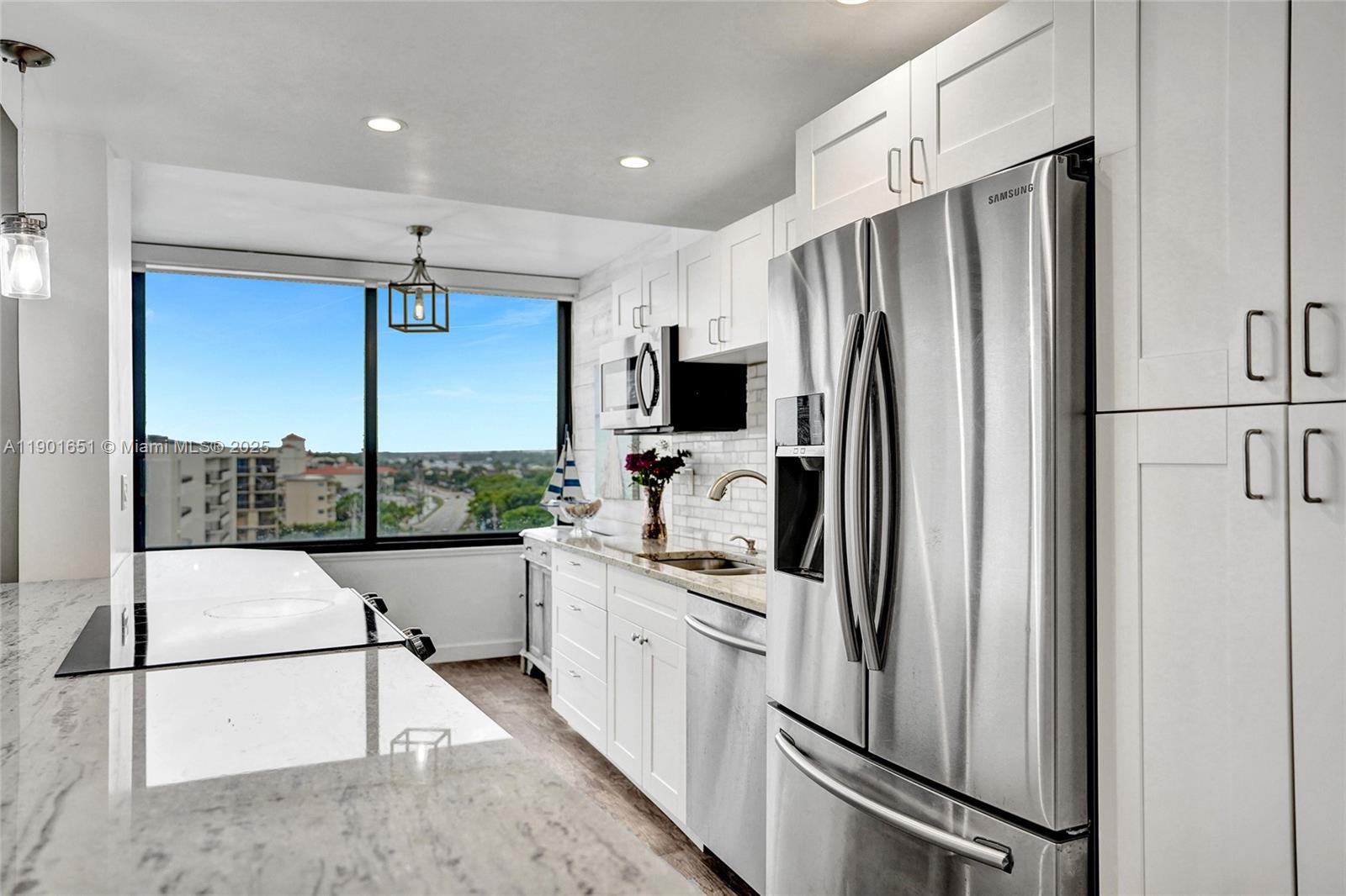 MAYFAIR HOUSE CONDO - Residential