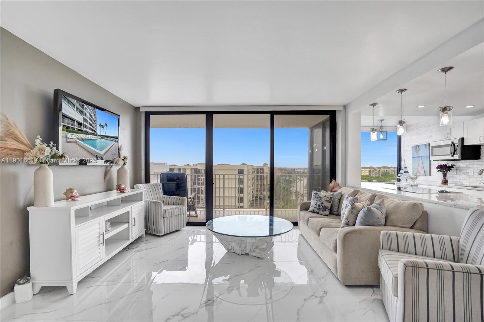 MAYFAIR HOUSE CONDO - Residential