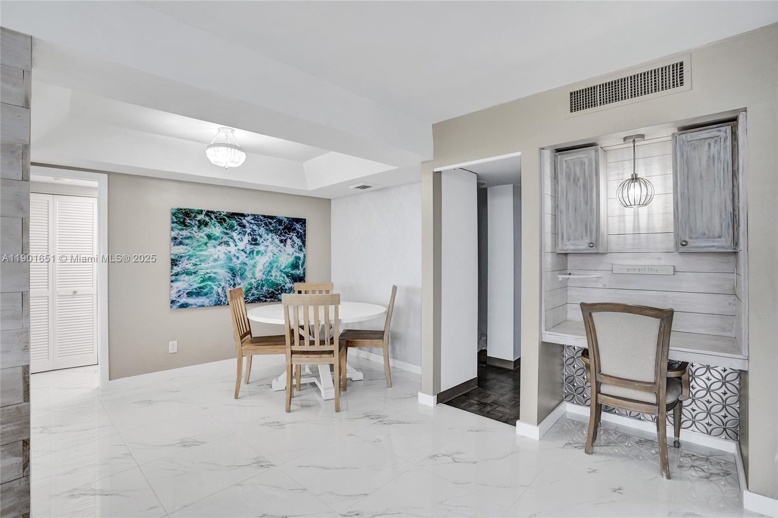 MAYFAIR HOUSE CONDO - Residential