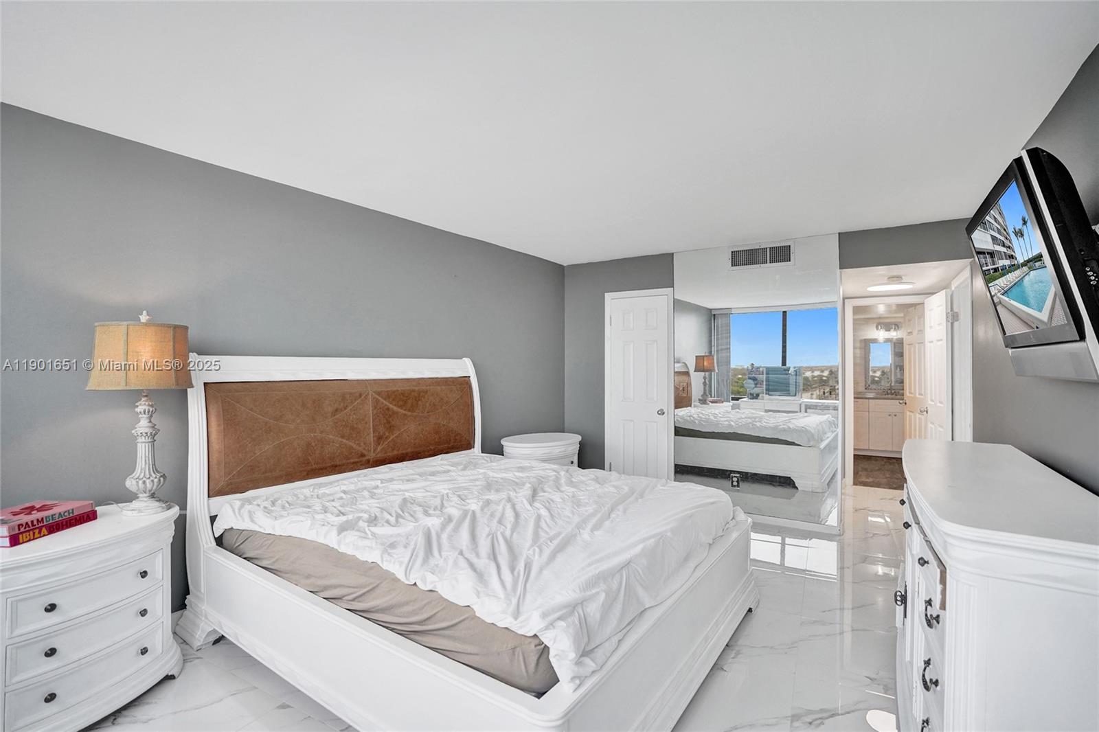 MAYFAIR HOUSE CONDO - Residential